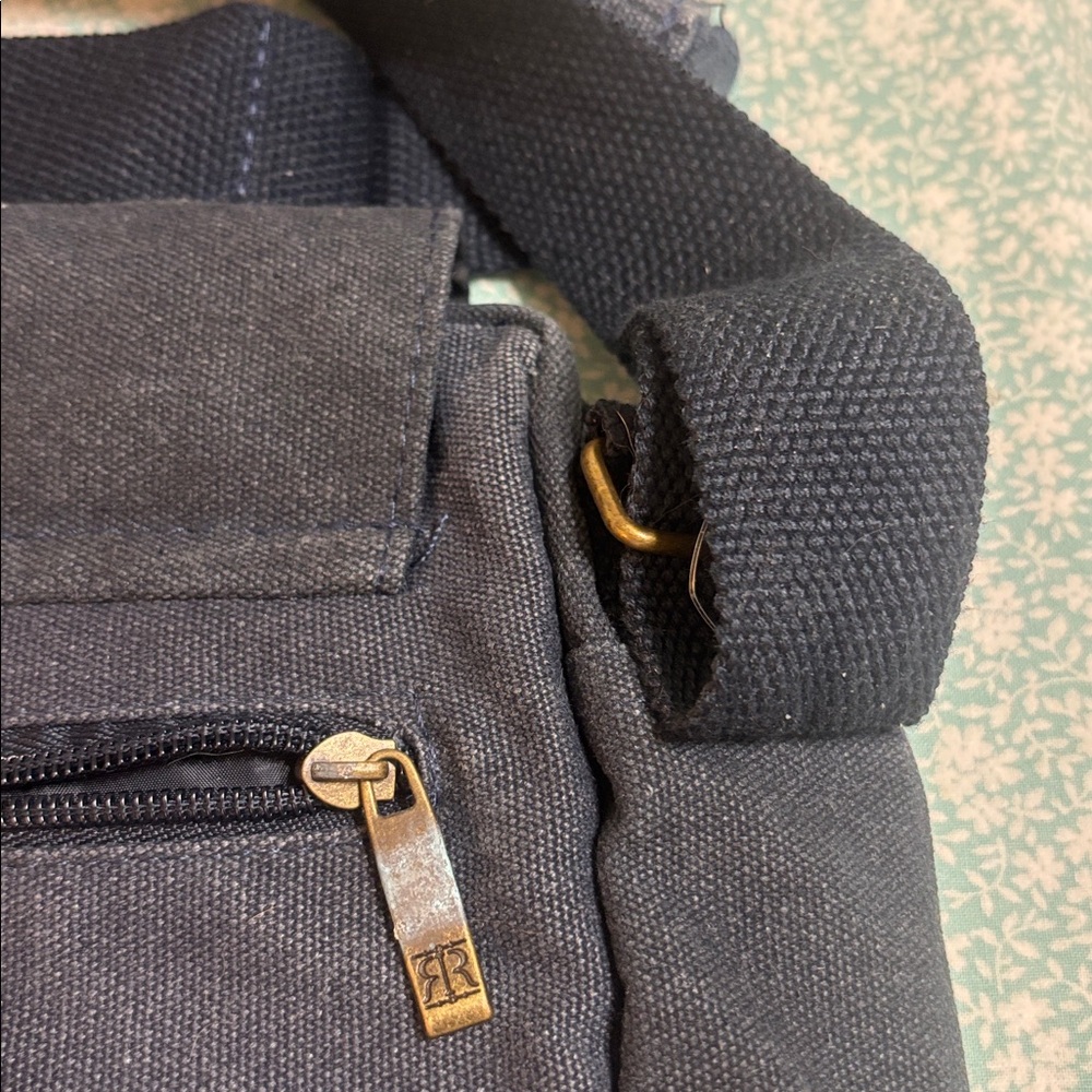 Robin Ruth Cotton Messenger Bag w/ organizational compartments - Picture 9 of 9